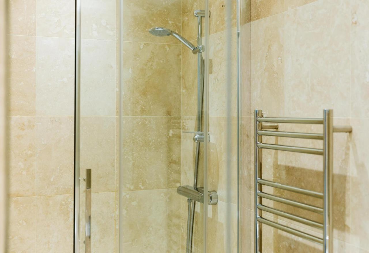 Luxury 1 Bed Flat, Spectacular Views Of Bath Apartman Kültér fotó